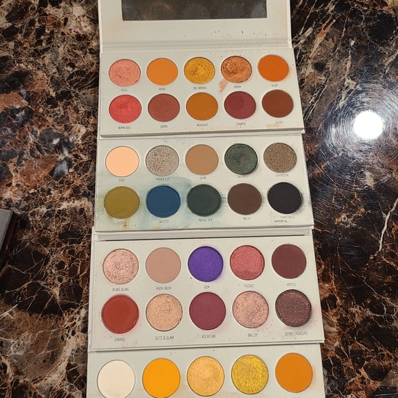 Makeup - Picture 8 of 8